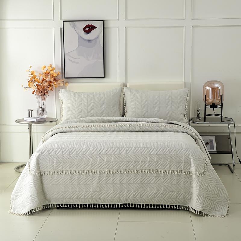 2025New Ultrasonic Solid Color Brushed Fabric Bed Cover Tassel Checkerboard