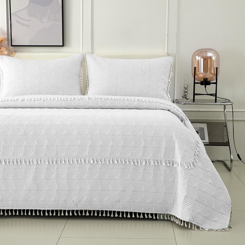 2025New Ultrasonic Solid Color Brushed Fabric Bed Cover Tassel Checkerboard