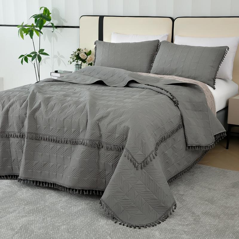 2025New Ultrasonic Solid Color Brushed Fabric Bed Cover Tassel Checkerboard