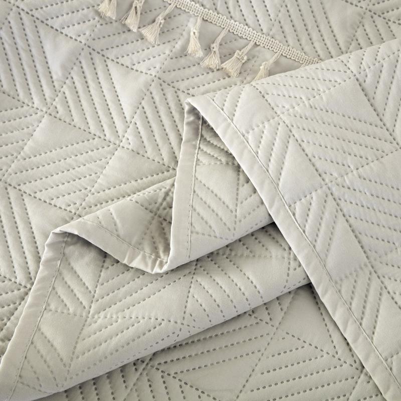 2025New Ultrasonic Solid Color Brushed Fabric Bed Cover Tassel Checkerboard