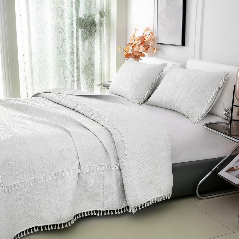 2025New Ultrasonic Solid Color Brushed Fabric Bed Cover Tassel Checkerboard