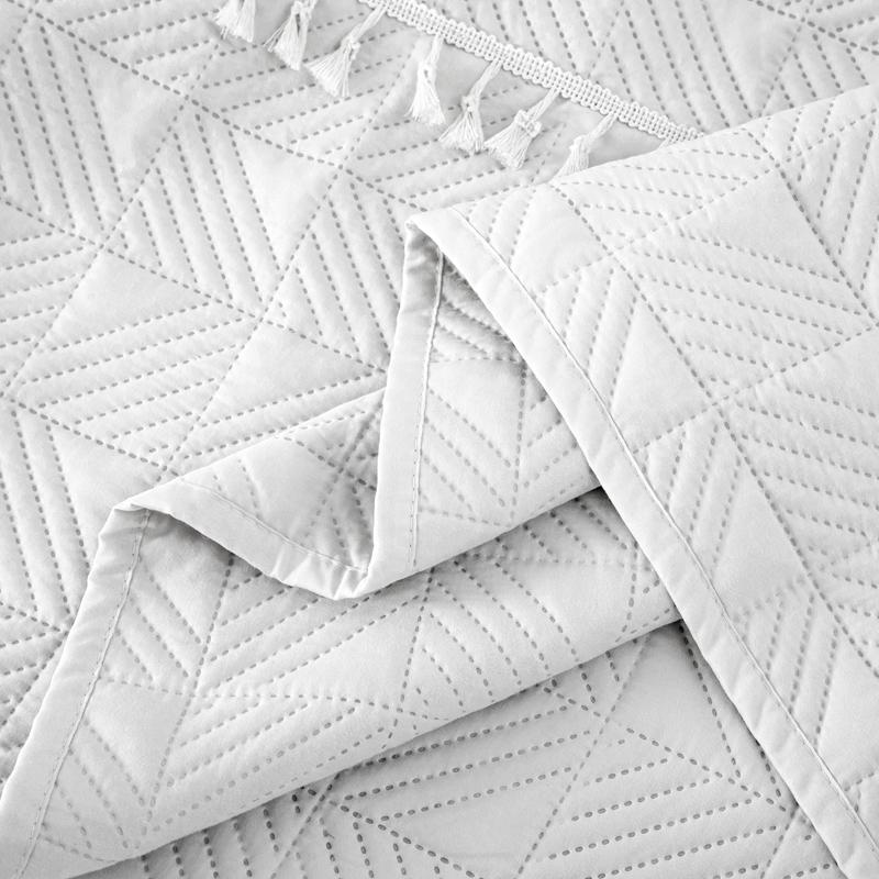 2025New Ultrasonic Solid Color Brushed Fabric Bed Cover Tassel Checkerboard