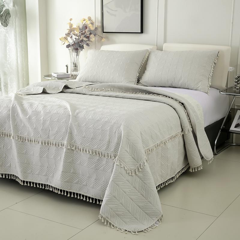 2025New Ultrasonic Solid Color Brushed Fabric Bed Cover Tassel Checkerboard