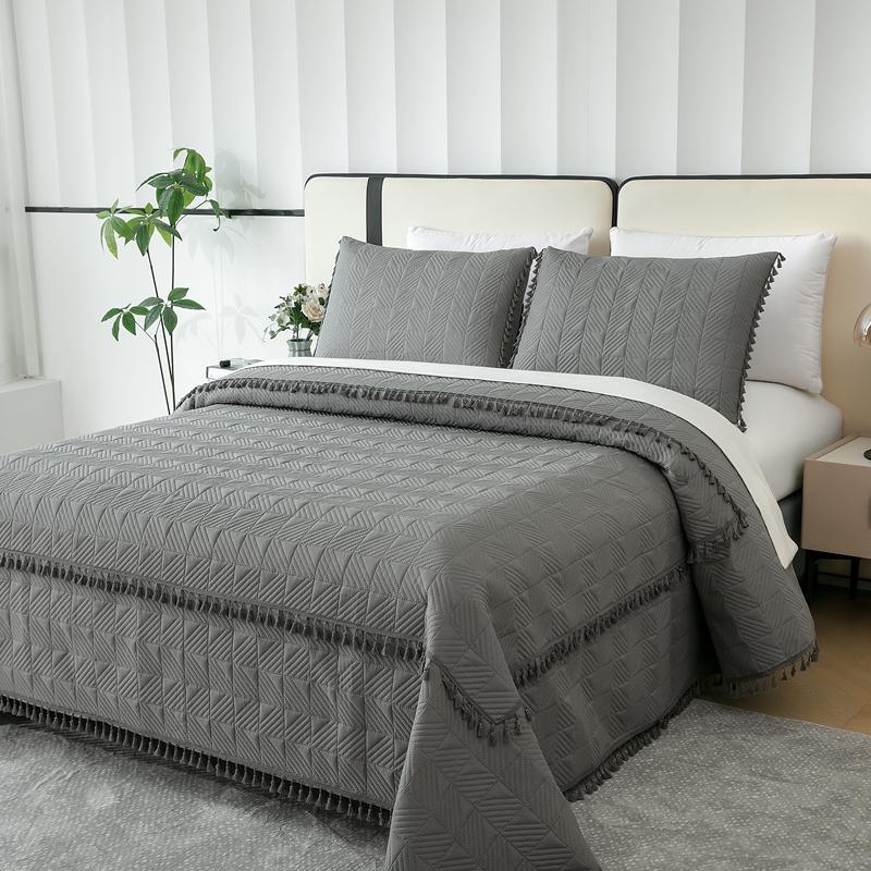 2025New Ultrasonic Solid Color Brushed Fabric Bed Cover Tassel Checkerboard